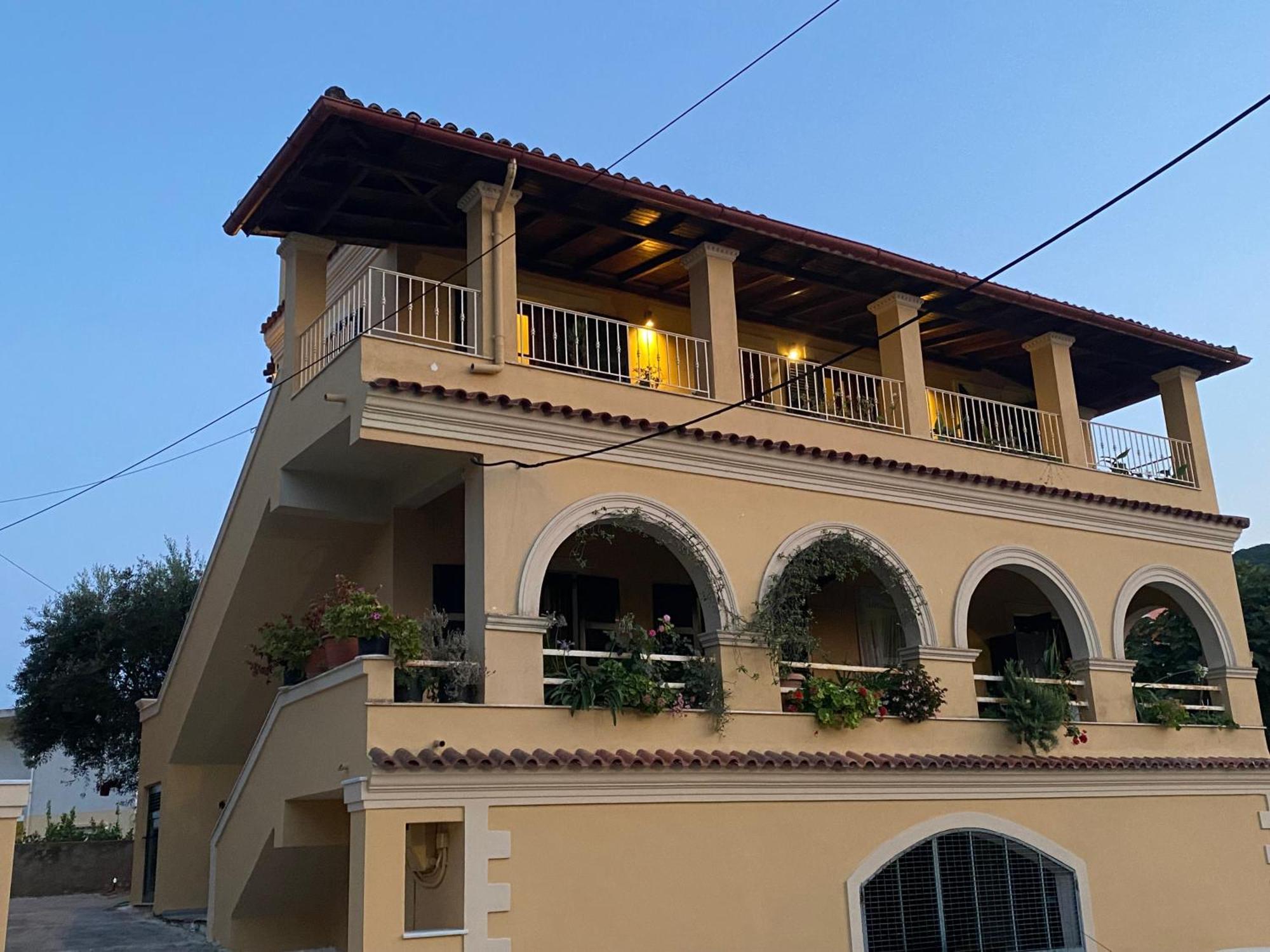 הוילה Kato Garouna Alexandra'S Boutique House מראה חיצוני תמונה